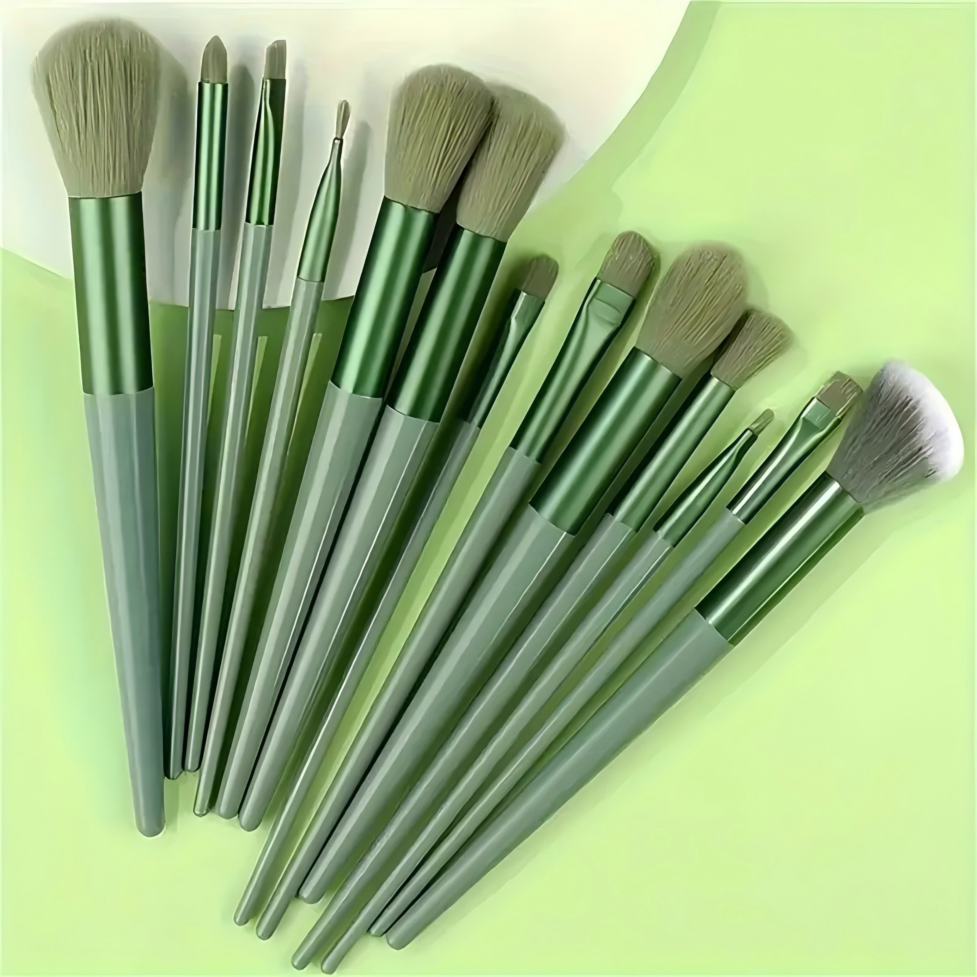 13-Piece Makeup Brush Set Nylon Synthetic Fiber Easy to Use Professional Travel-Friendly