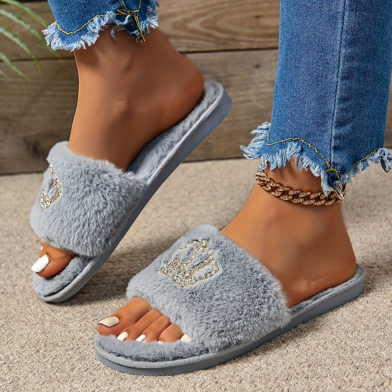 Women’s Plush Fleece Slippers with Gold Chain Accents Indoor House Shoes