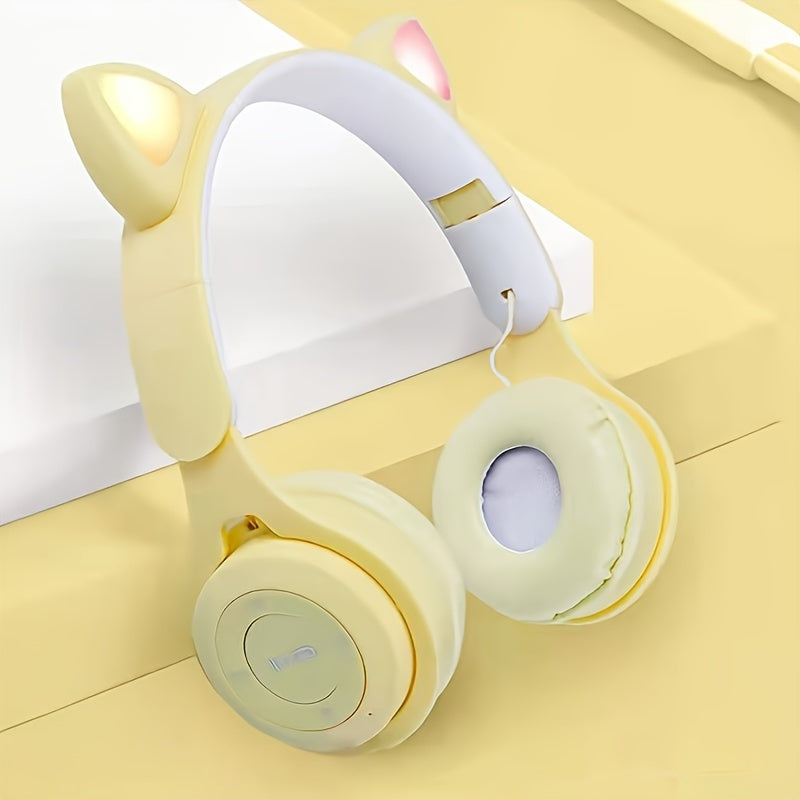 Wireless Headset with Luminous Cat Ears, LED Lights, Foldable, Wireless, for Travel and Gaming