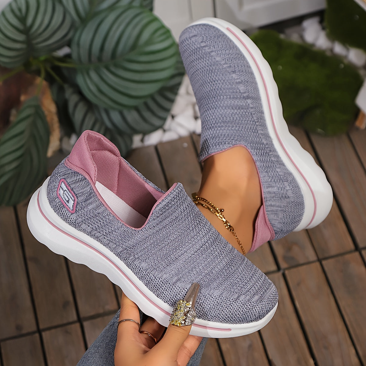 Women's Casual Slip-On Sneakers Lightweight Breathable Low-Top Shoes