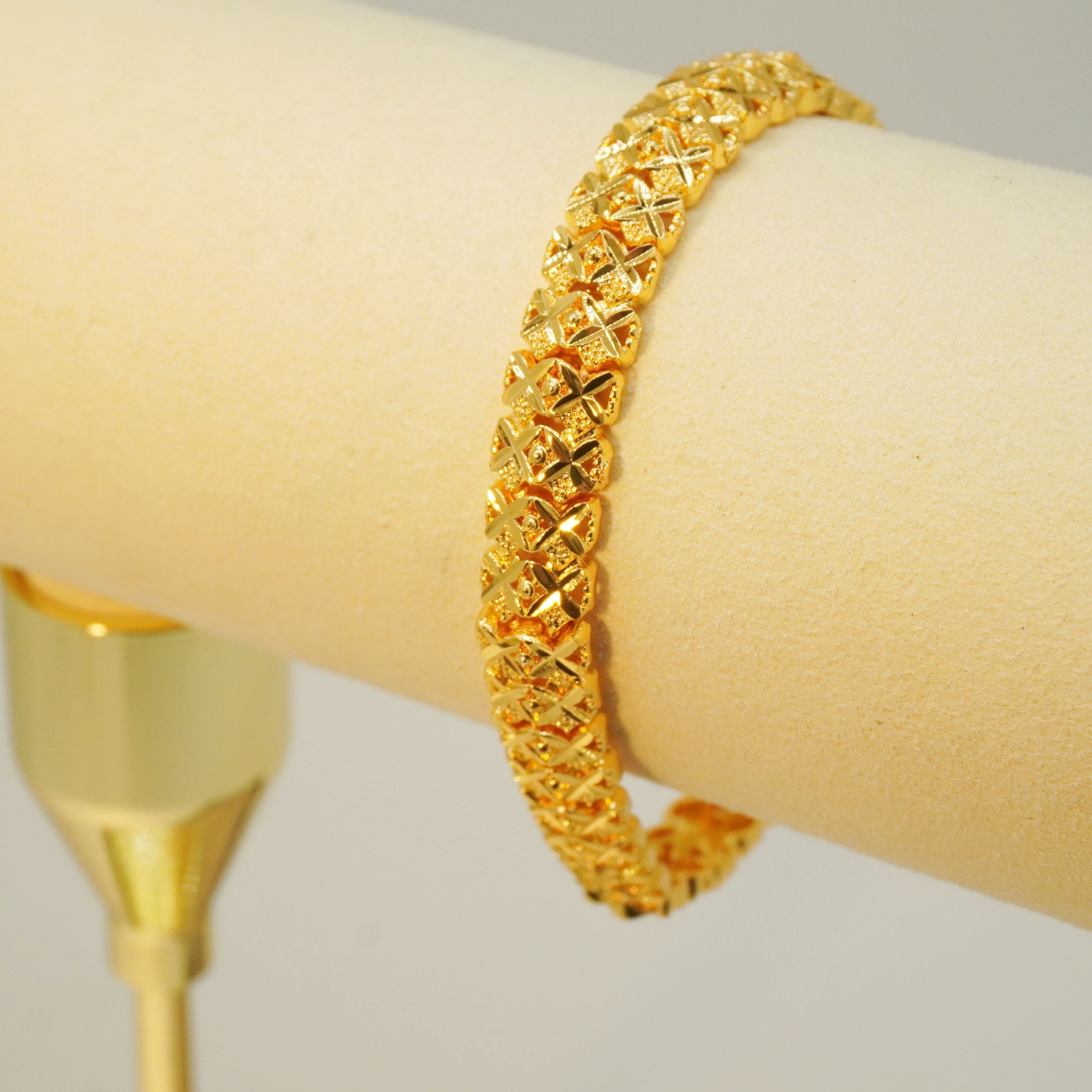 Women’s Heart-Themed Arab Style Copper Charm Bracelet 24K Gold Plated Daily Wear Gift