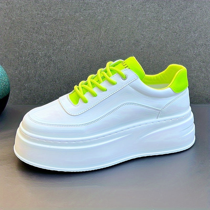 Erkaklar uchun oq platforma krossovkalari, yumshoq, nafas oladigan, qalin taglik, bog'ichli dizayn, dumaloq barmoq, kauchuk taglik, PVC ichki taglik, tasodifiy kiyim uchun ideal.