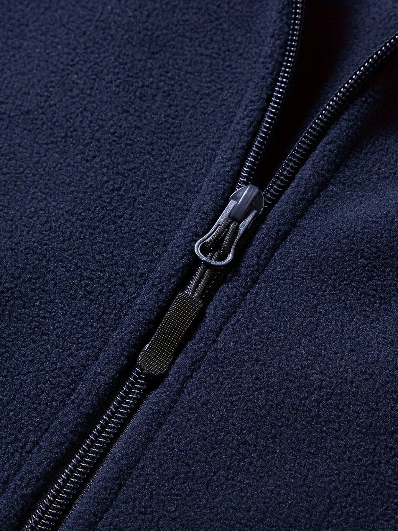 Женская флисовая куртка больших размеров из полиэстера для спорта с воротником-стойкой и карманами