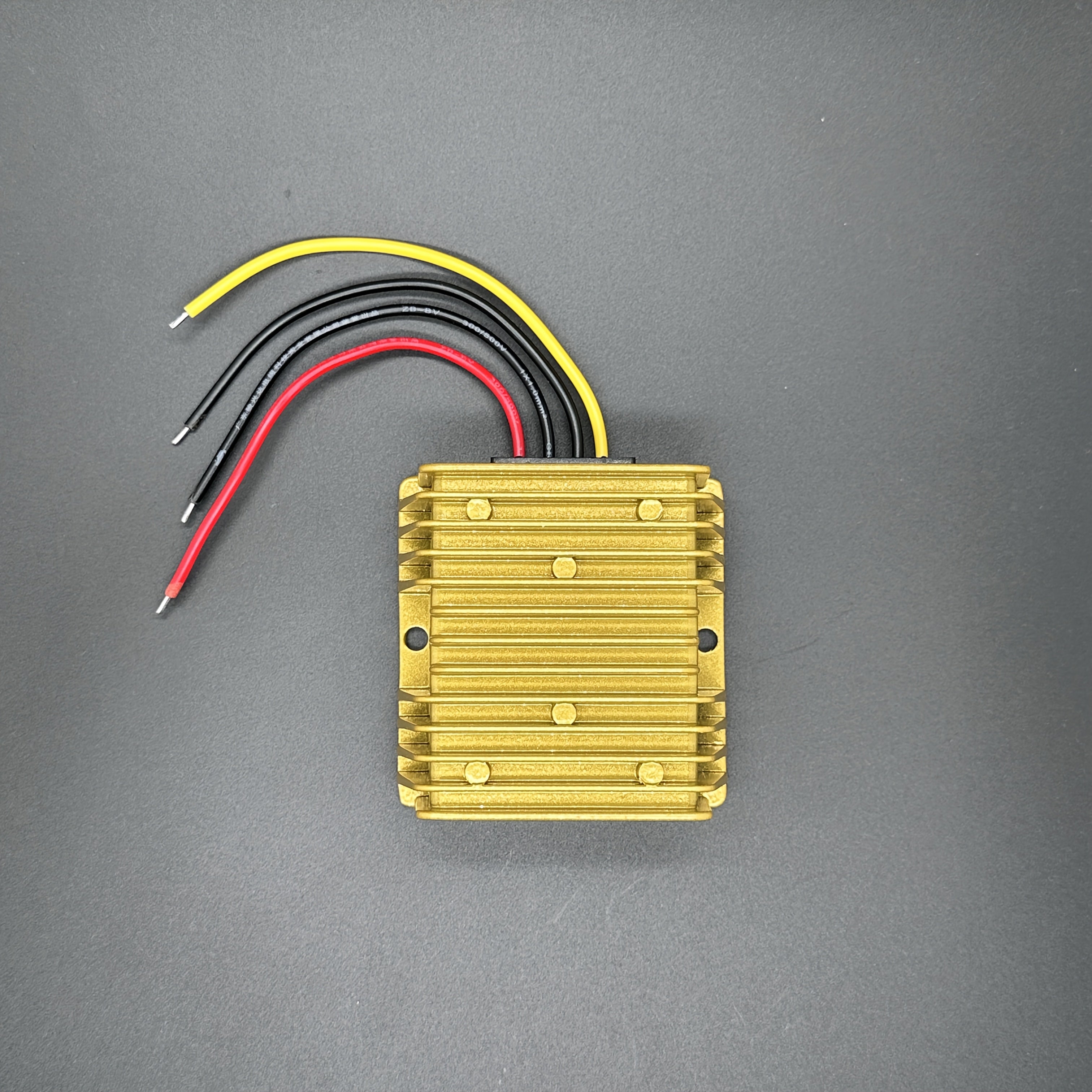 Convertidor elevador DC-DC de 9V-28V a 30V 10A 300W Fuente de alimentación