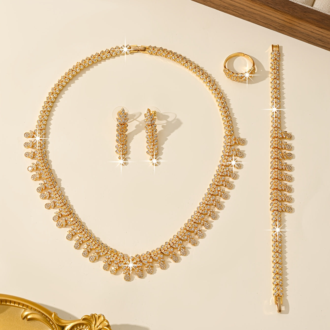 Hashamatli kelin zargarlik to'plami: marjon, bilaguzuk, taqinchoq, uzuk - 18K oltin qoplangan mis, sintetik zirkoniy bilan - Kundalik kiyish yoki to'ylar uchun mukammal - Chiroyli sovg'a qutisi kiritilgan - 5 dona to'plam