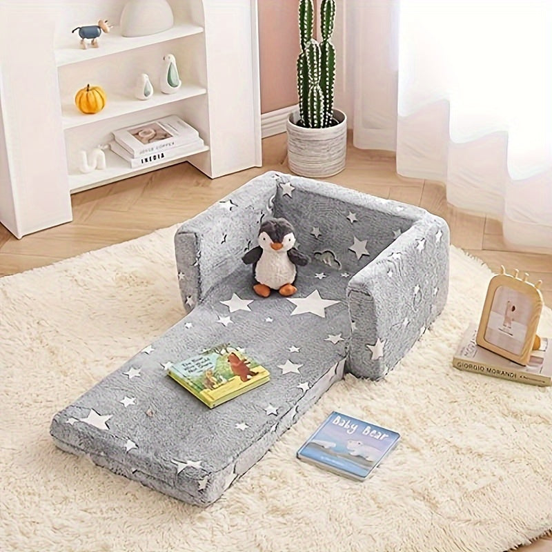 MIIYOUNG bolalar uchun qorong'ida porlaydigan divan - bu egiluvchan xotira ko'pikidan yasalgan divan bo'lib, polyester qoplamasi bilan tozalanishi oson. U zamonaviy uslubga ega va batareyalarni talab qilmaydi, bu esa uni turli xonalar uchun mos qiladi.