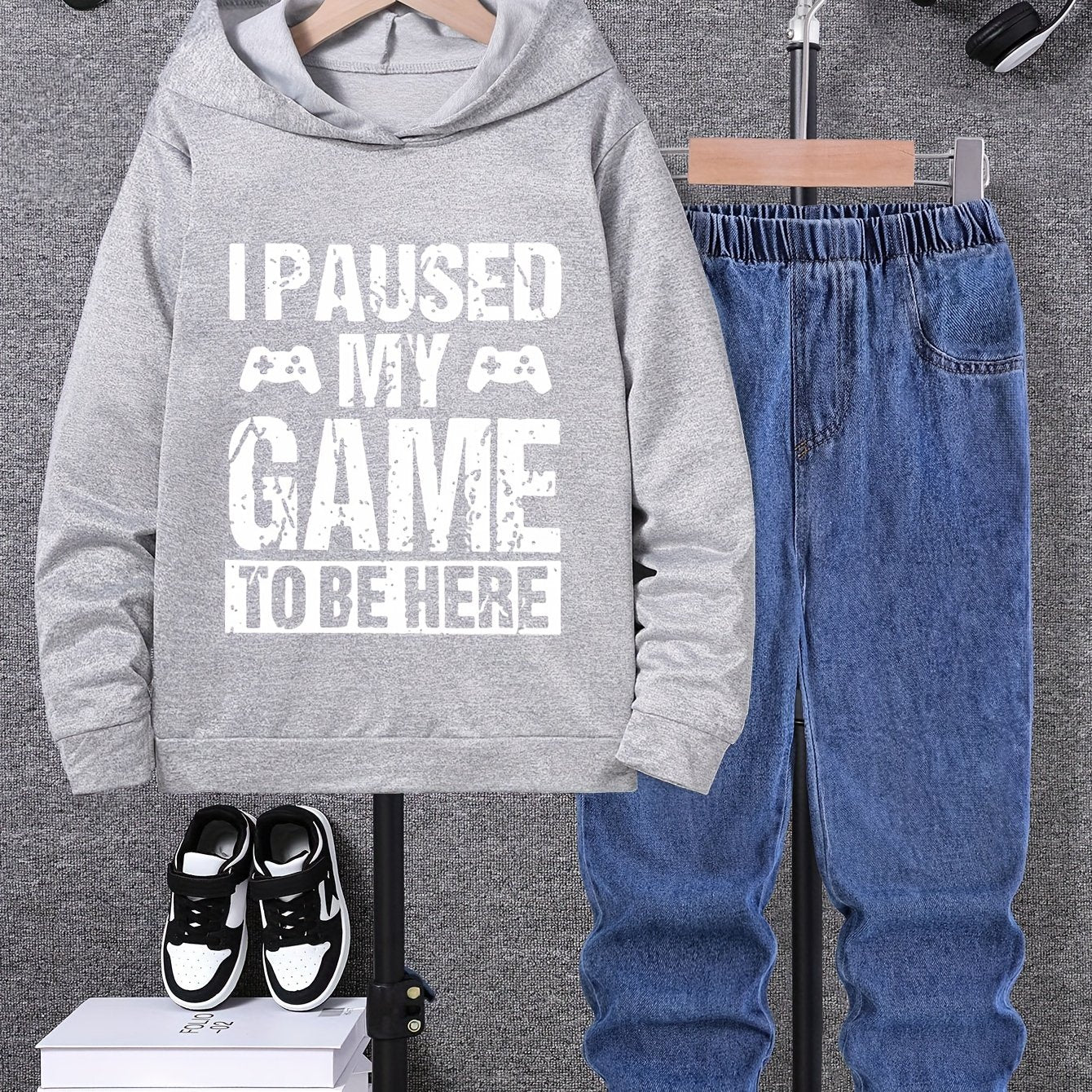 Boys' Casual Two-Piece Set with Letter Print Sweatshirt and Jeans for Outdoor Wear