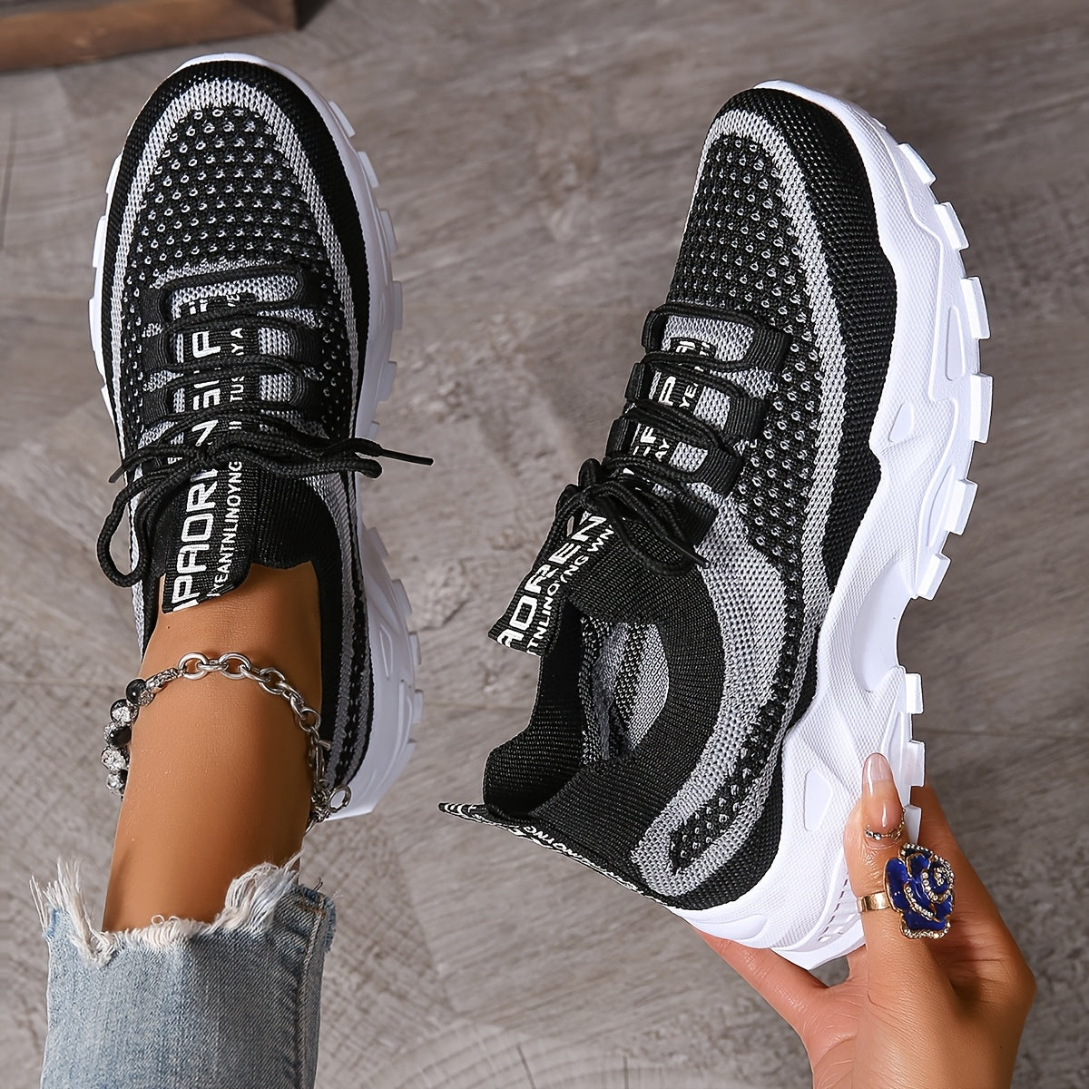 Women's Mesh Sneakers Breathable Casual Low-Top Lace-Up Black White Beige Grey Blue Pink