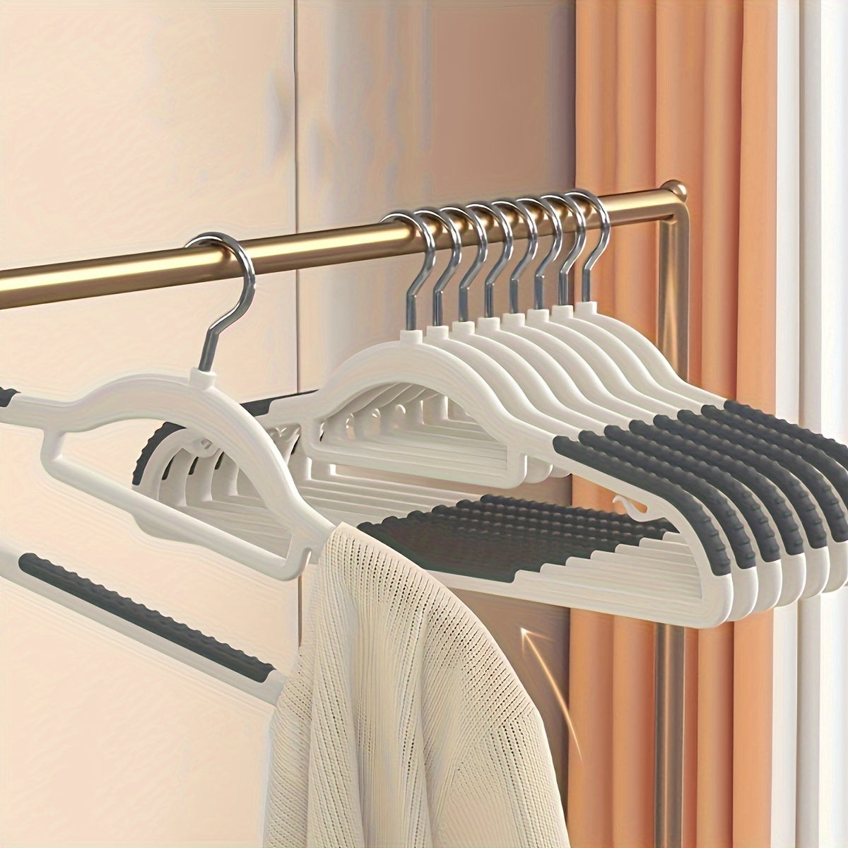 20 Non-Slip Heavy Duty Plastic Clothes Hangers for Organizing and Drying