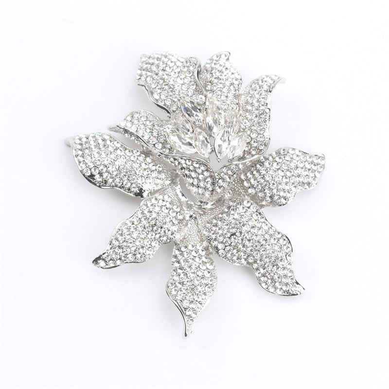 Изысканная брошка-булавка с цветком из страз, уникальный эмалевый цветочный дизайн, элегантный модный аксессуар для женщин, идеальный подарок с имитацией моделирования