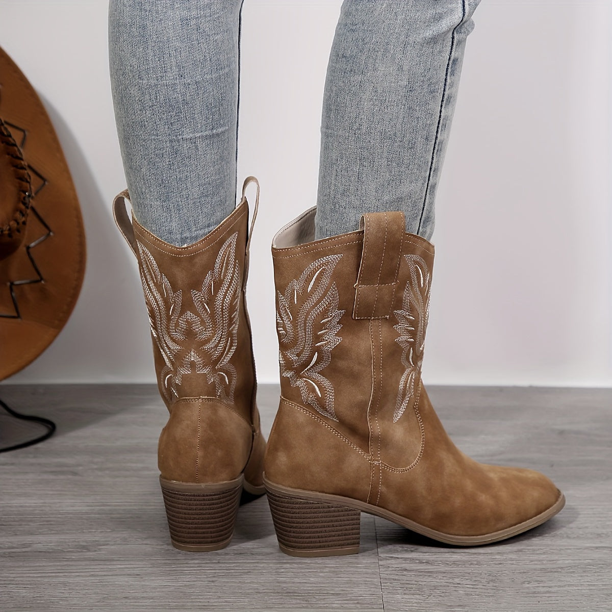 Ayollar uchun vintage charm bilan qalin poyabzal, o'rta shish, kundalik va ochiq havoda kiyish uchun