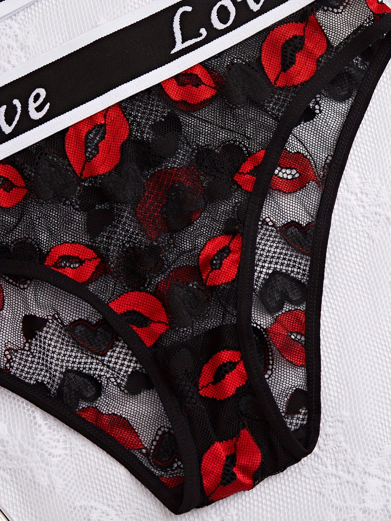 Women’s Lace Lingerie Set with Letter and Lip Print Contrast Trim