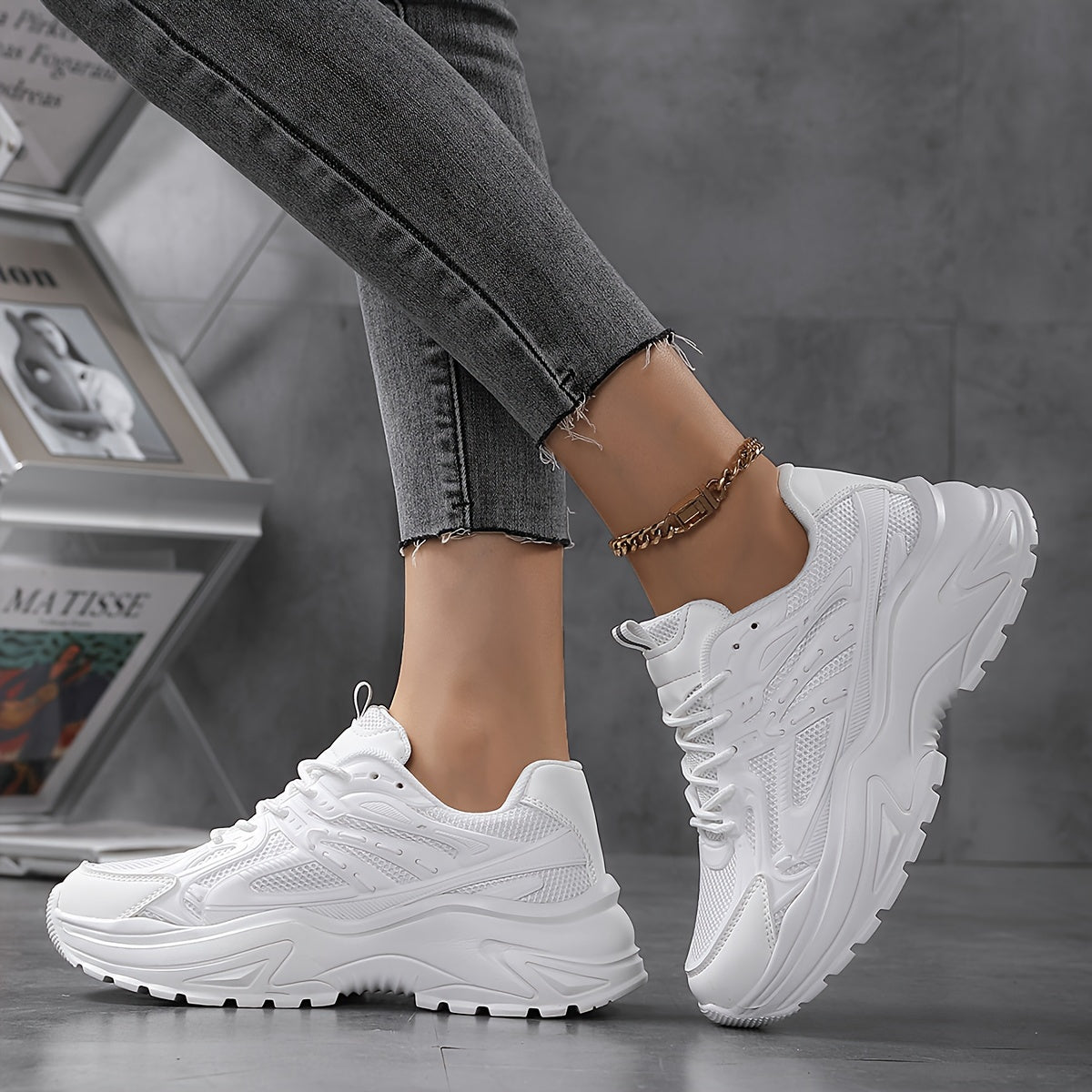Women's Mesh Chunky Sneakers Solid Color Height Increasing Walking Trainers