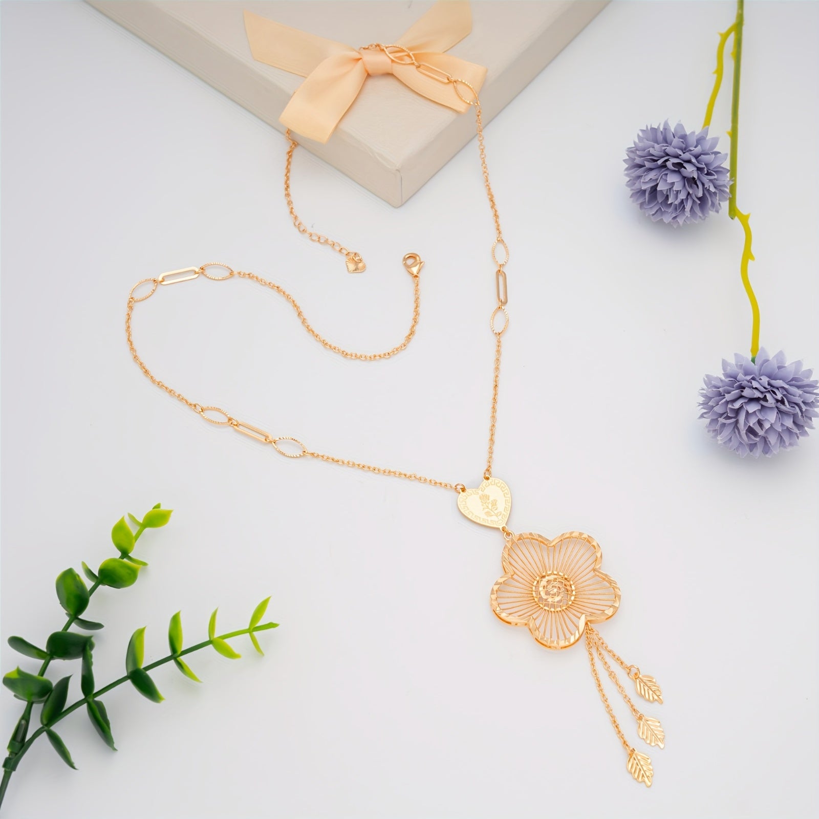 Arab uslubidagi nozik 3-qismli zargarlik to'plami, shampan oltin gullar bilan bezatilgan pendantli marjon va sirg'alar, yuqori sifatli misdan tayyorlangan, Ramazon bayramlari, to'ylar, partiyalar va har mavsum uchun mukammal.