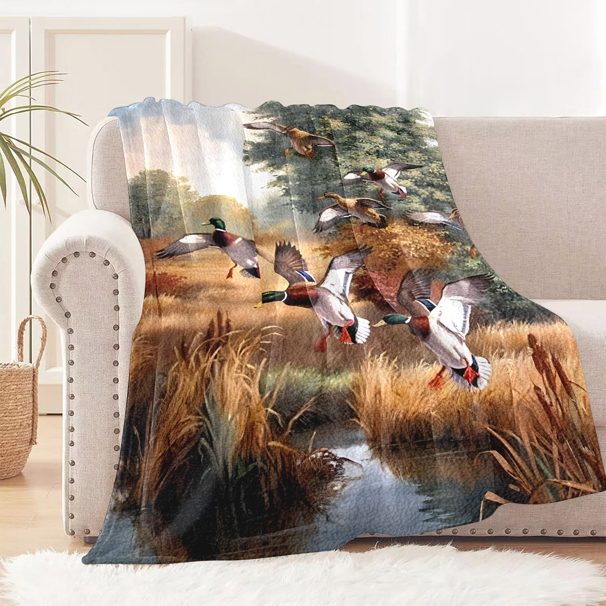 Duck Hunting Pond Flannel Throw Blanket Hypoallergenic All-Season Travel Camping Polyester