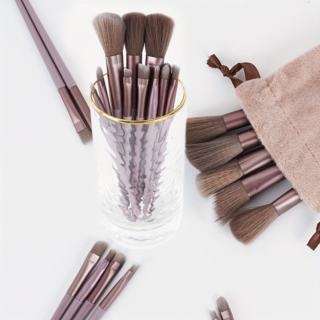 Ayollar uchun makiyaj cho'tkasi to'plami, 13 ta sintetik tolalar, sayohat uchun sumka bilan