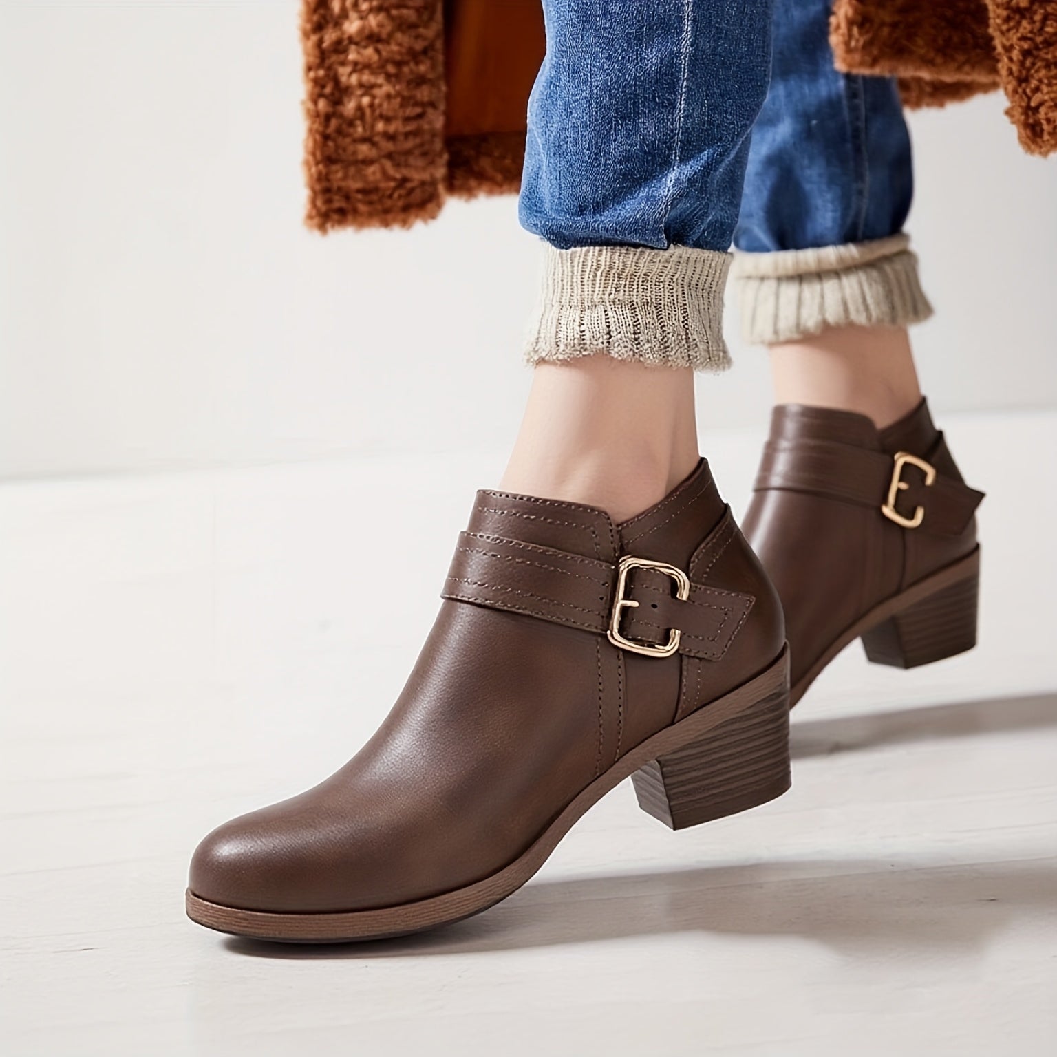 Women's Faux Leather Chunky Low Heel Ankle Boots with Zipper Black