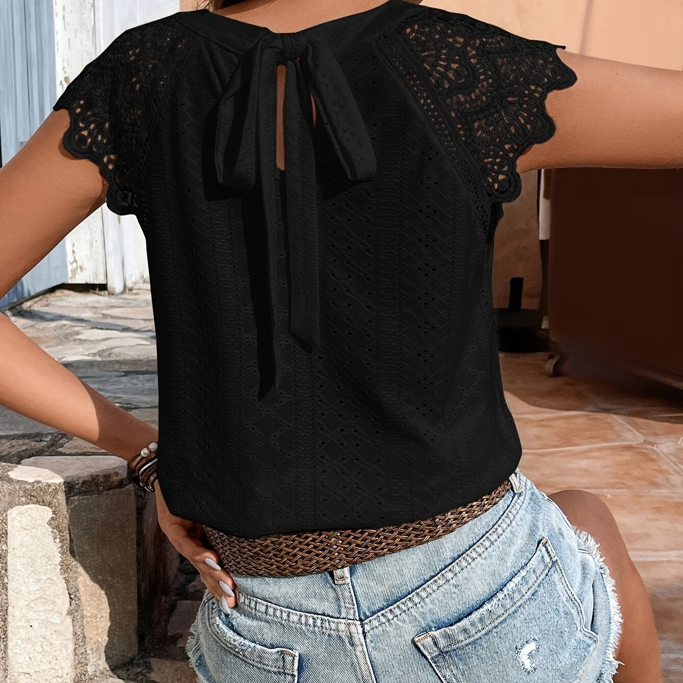 Women's Summer T-Shirt with Eyelet Lace Splicing and Tie Back Crew Neck Solid Color Casual Top