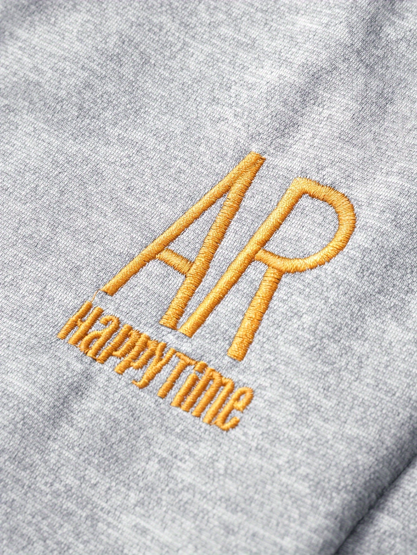 Erkaklar uchun tasodifiy sport kiyim to'plami, uzun yengli, gullar bilan bezatilgan, cho'ntaklar bilan va oddiy kesimda.