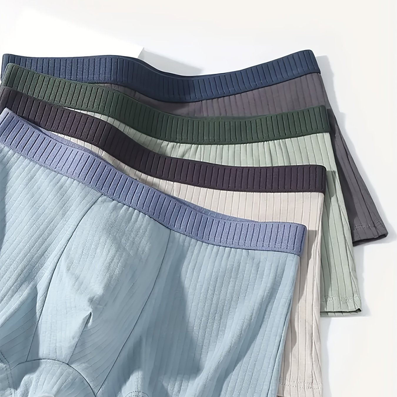 4 ta erkaklar uchun paxta qutichali ichki kiyim, aralash ranglarda, nafas oladigan va qulay, cho'ziluvchan moslikda.