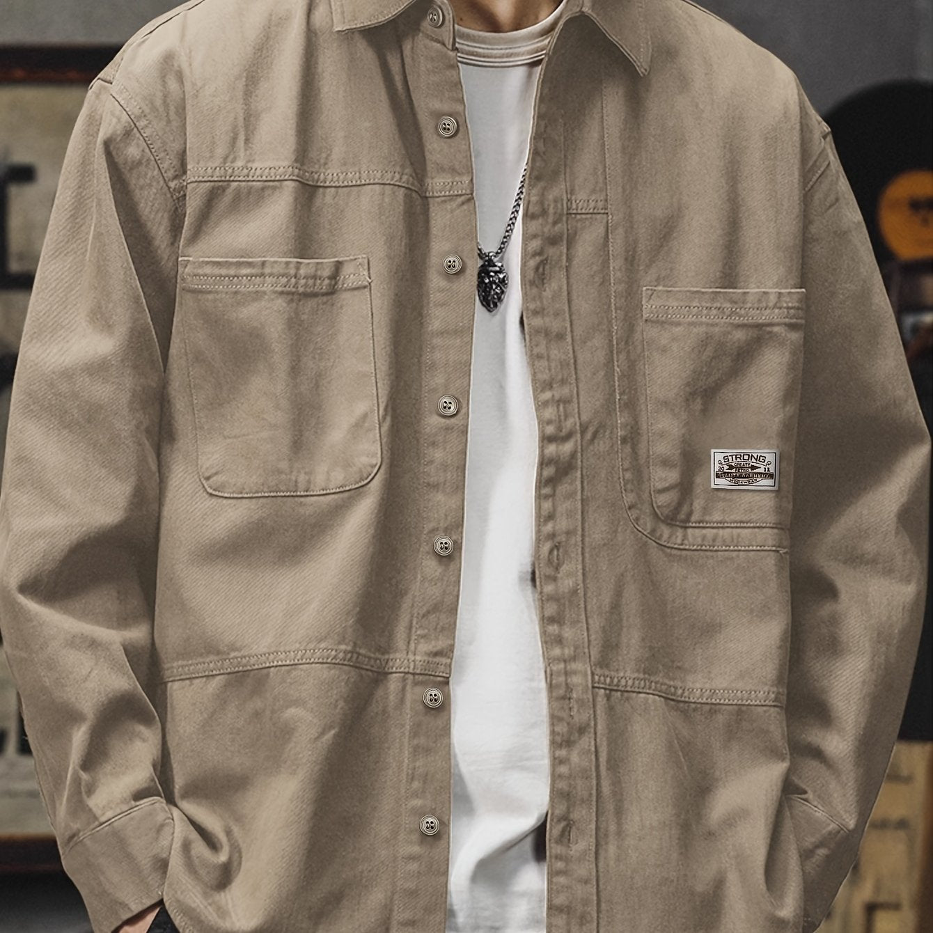 Erkaklar uchun 100% paxta kargo ko'ylagi, yorliq yamoqi bilan, bahor va kuz uchun mukammal, tasodifiy retro sovg'a