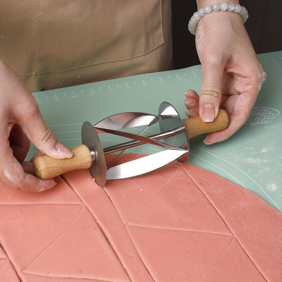 Stainless Steel Croissant Cutter for Pastry Dough Rolling Knife Kitchen Tool
