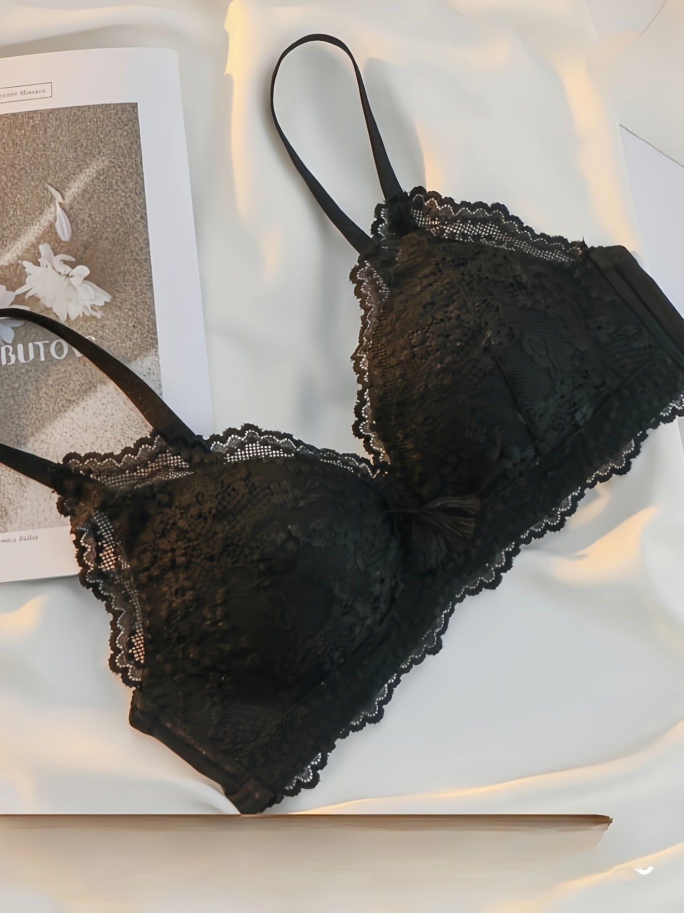 Women's Floral Lace Wireless Push-Up Bralette Breathable Comfortable