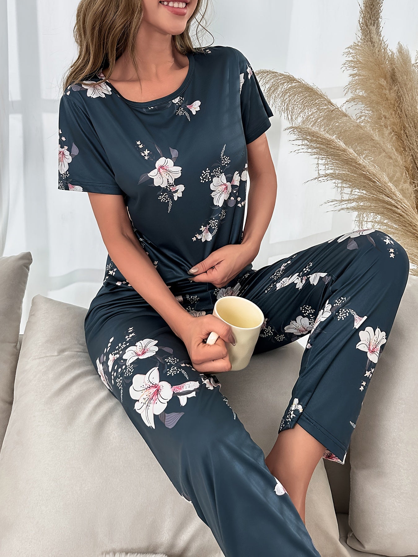 Women's Floral Print Pajama Set with Short Sleeve Top and Elastic Waistband Pants