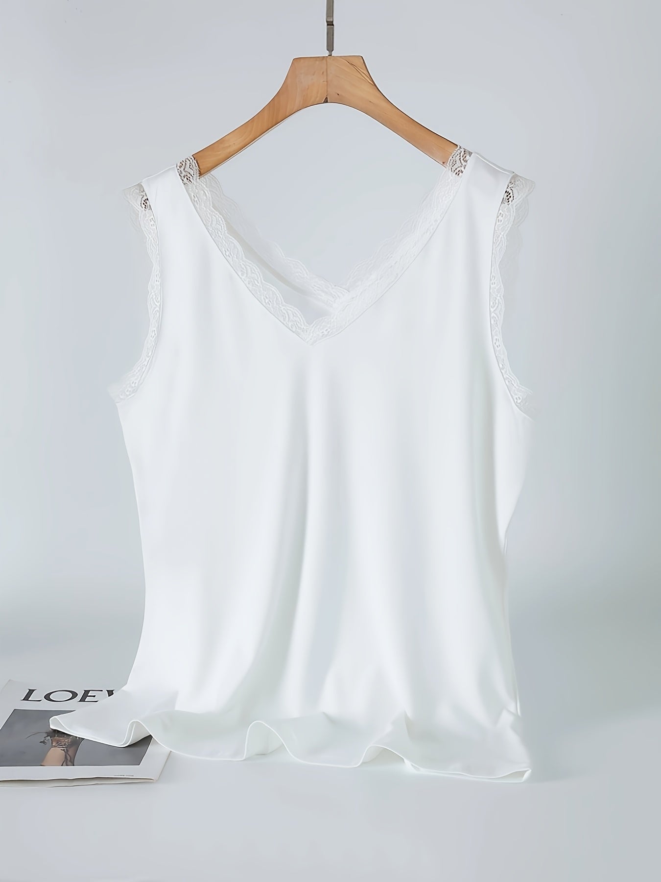 Chaleco versátil para mujer de tallas grandes con costura de encaje en contraste