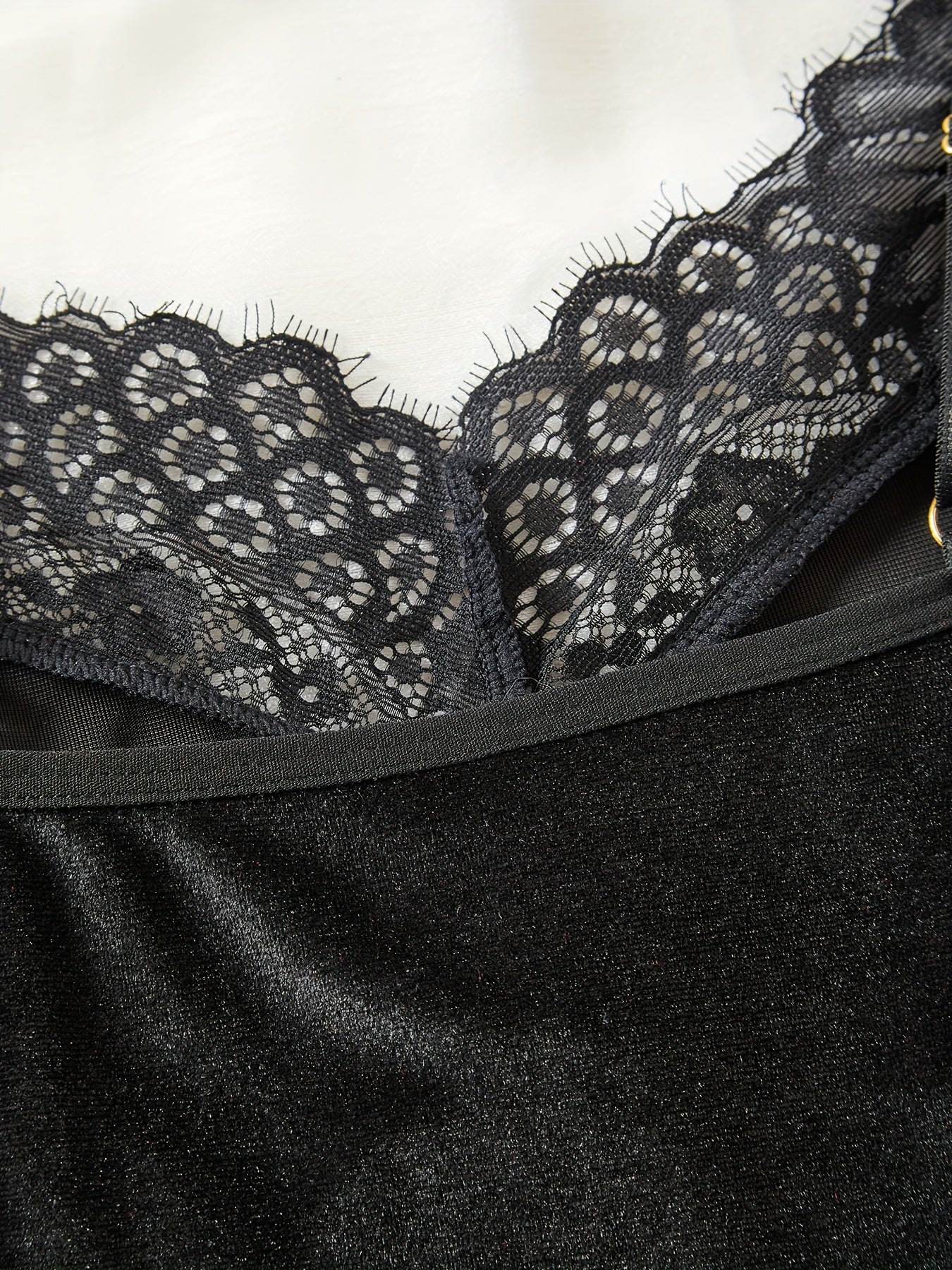 Women's Velour Lace Detail Sleepwear Set Solid Color Polyester Elastane