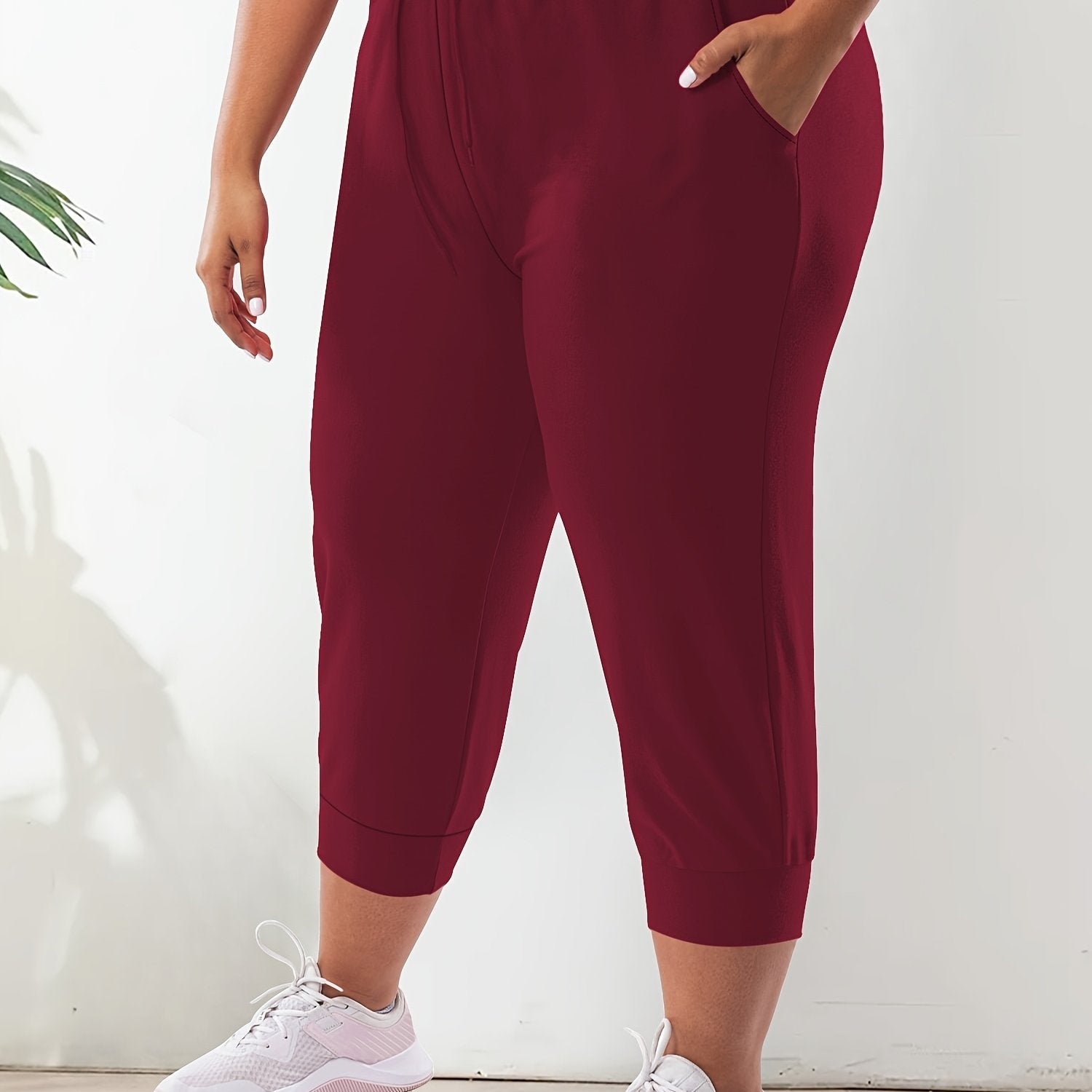 Women's Plus Size Capri Joggers With Drawstring And Pockets Athletic Pants