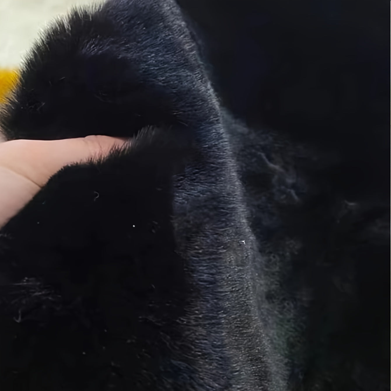 Faux Rabbit Fur Area Rug Soft Plush Stain-Resistant Bedroom Living Room Decor