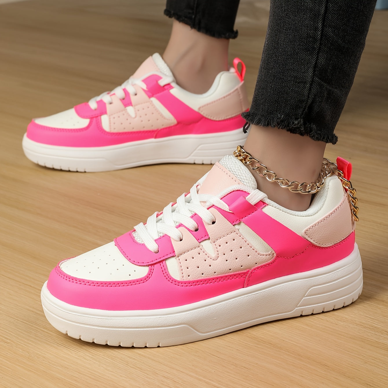 Women's Colorblock Casual Sneakers with Lace-Up Platform Sole for Walking and Running