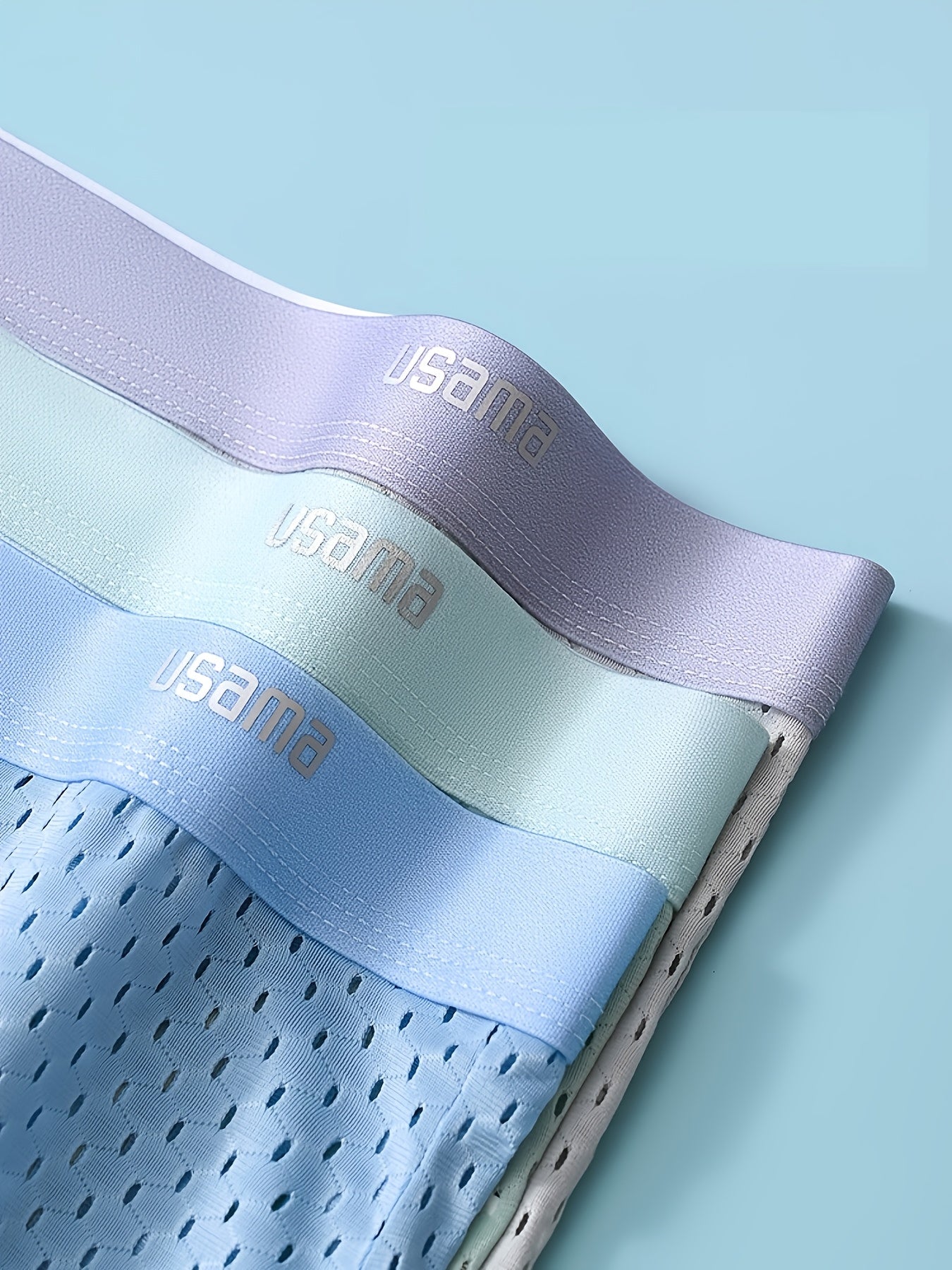 4 ta ultrin ingichka erkaklar uchun boxer ichki kiyimlari, sport va tasodifiy kiyim uchun nafas oladigan, cho'ziluvchan nylon materialidan tayyorlangan.