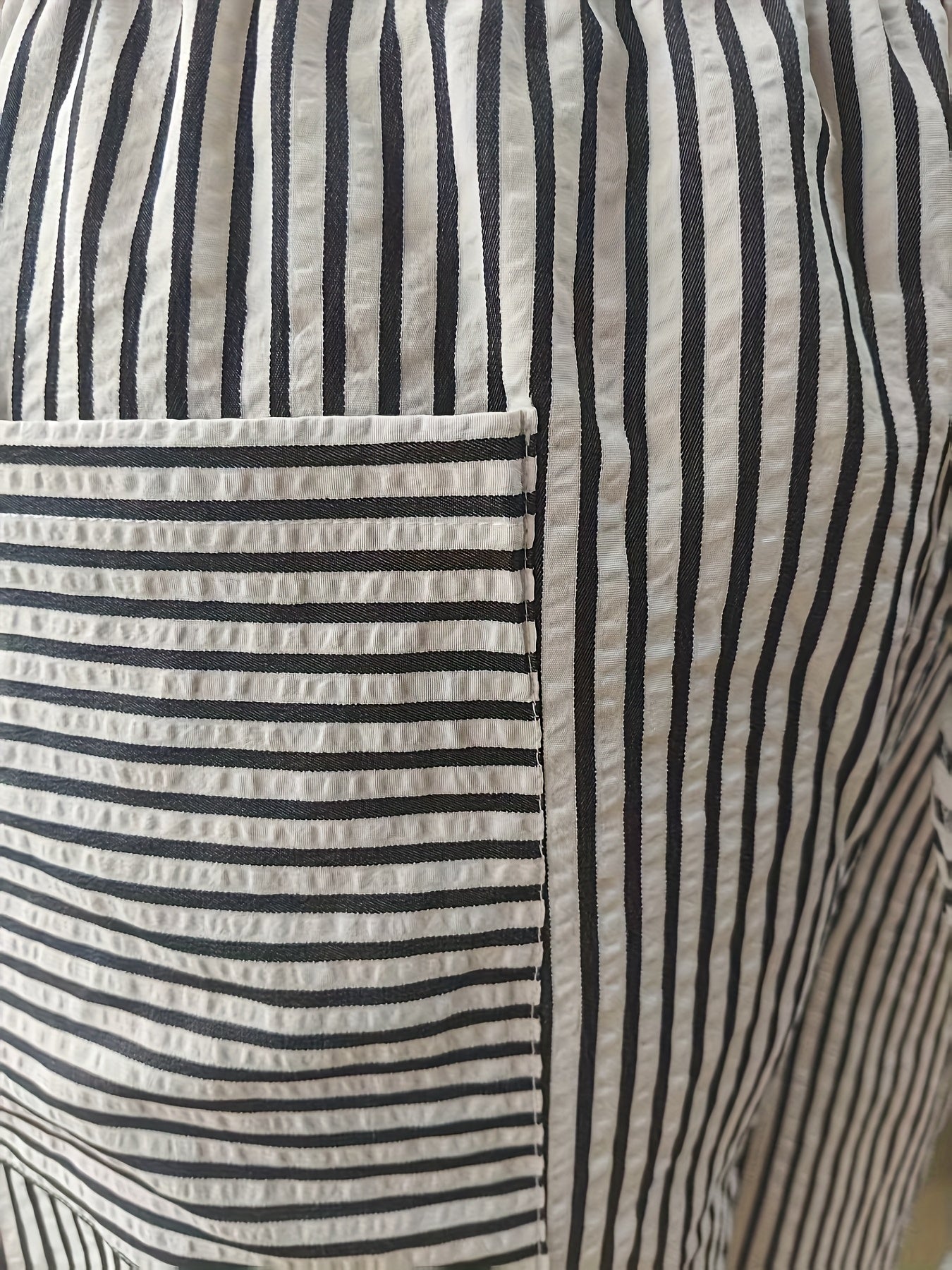 Plus Size Women's Lightweight Striped Drawstring Shorts with Pockets