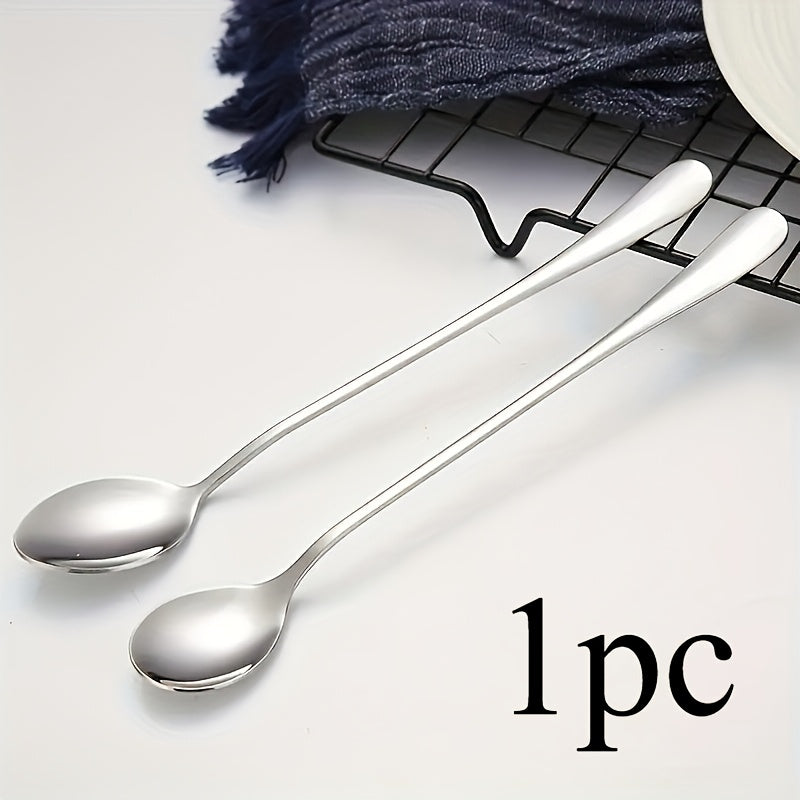 Uzoq tutqichi bo'lgan zamonaviy zanglamas po'lat qoshiq, muzli choy, qahva va shirinliklar uchun juda mos. Qaynatgichda yuvish mumkin va kundalik foydalanish yoki mehmondo'stlik uchun mukammal.