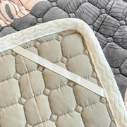 Soft Thickened Warm Velvet Mattress Topper with Polyester Filling and Quilted Milk Velvet Fabric