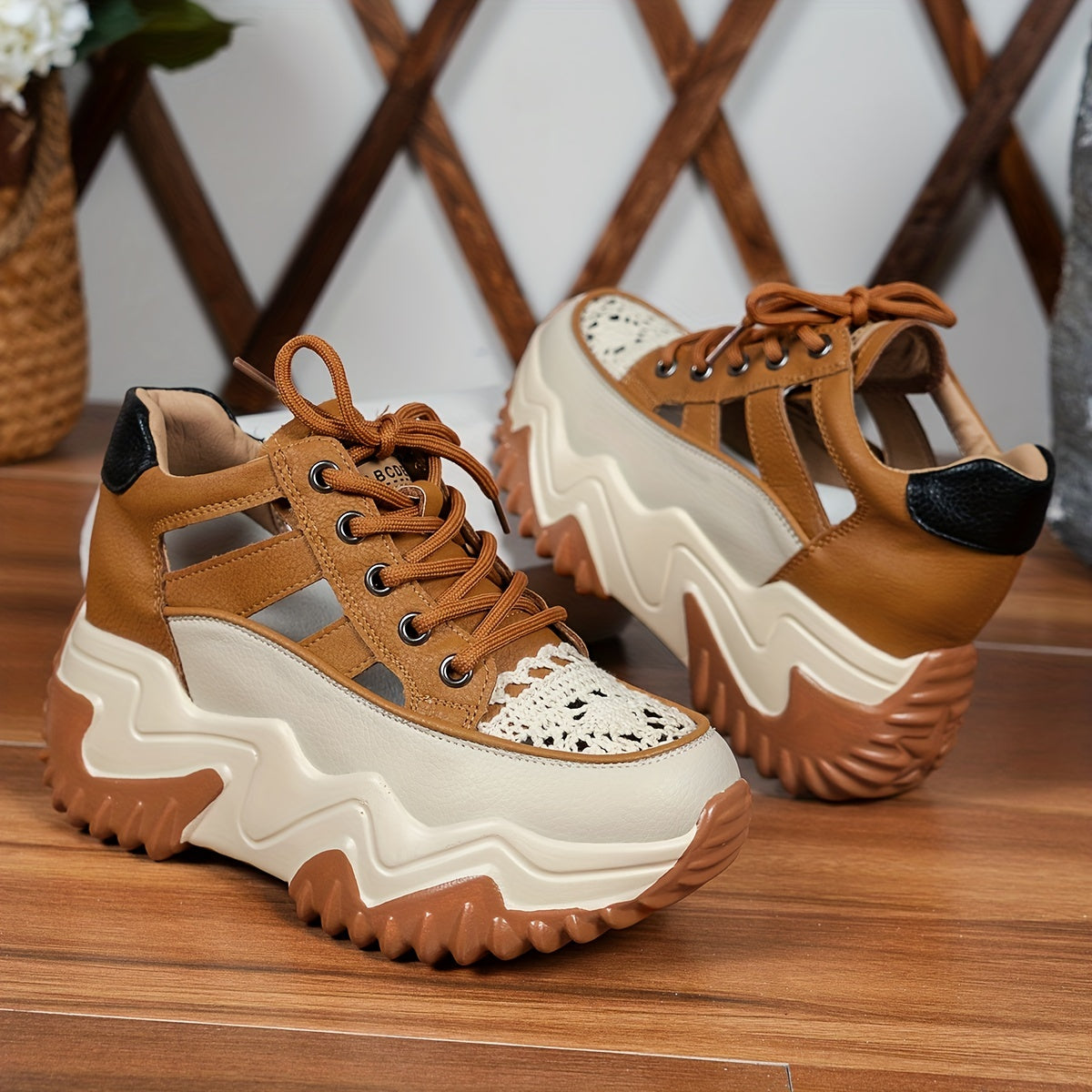 Women's Mesh Sneakers Platform Sole Lace-Up Breathable Casual