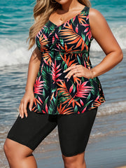 Katta o'lchamdagi ayollar uchun qisqa shim va yubka dizayni bilan ikki qismli suzish kiyimi, ingichkalashuvchi ta'sir uchun.