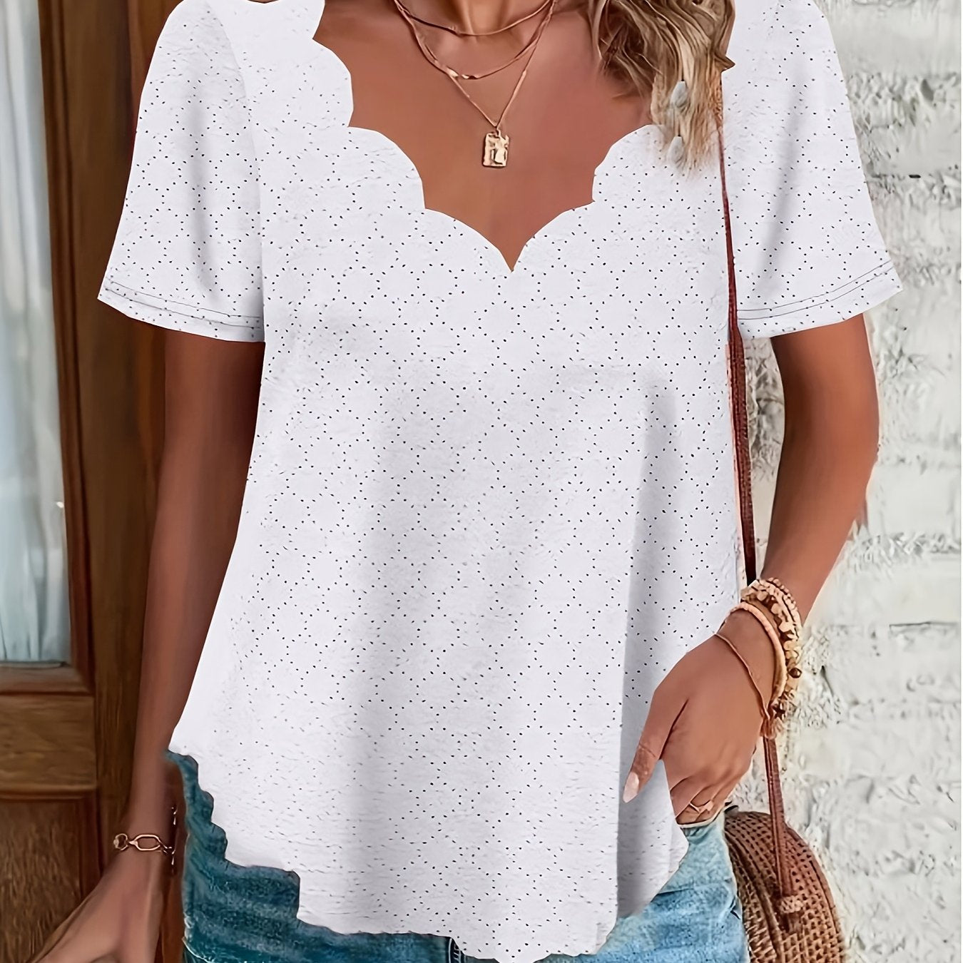 Plus o'lcham ayollar uchun qisqa sleeve to'liq rangli to'lqin bo'yinli T-shirt