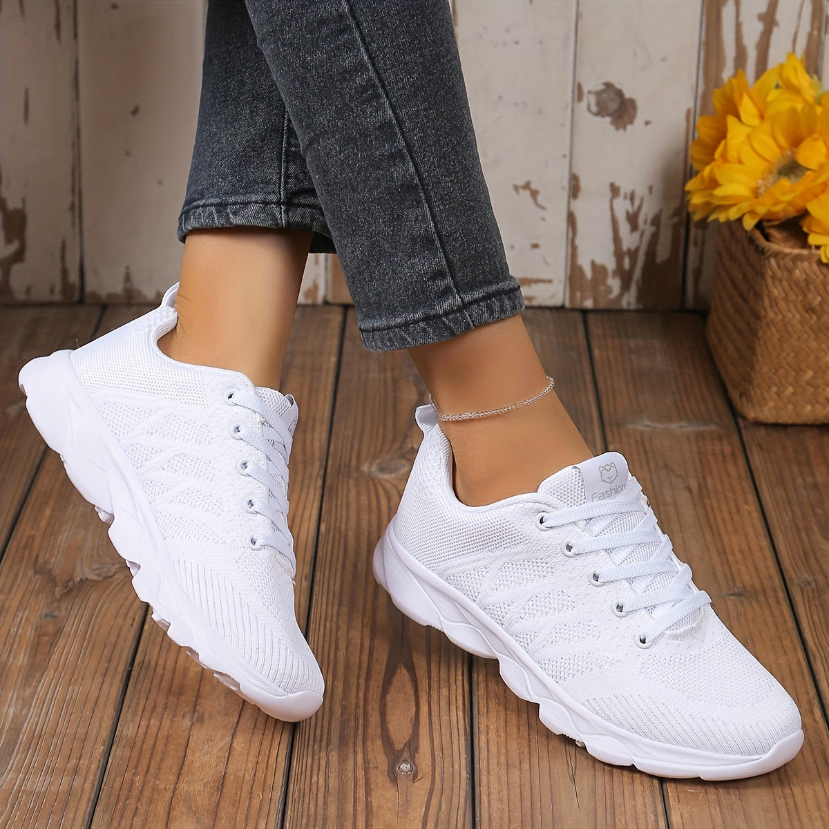 Women's Lightweight Knit Sneakers Non-Slip Breathable Lace-Up Low Tops