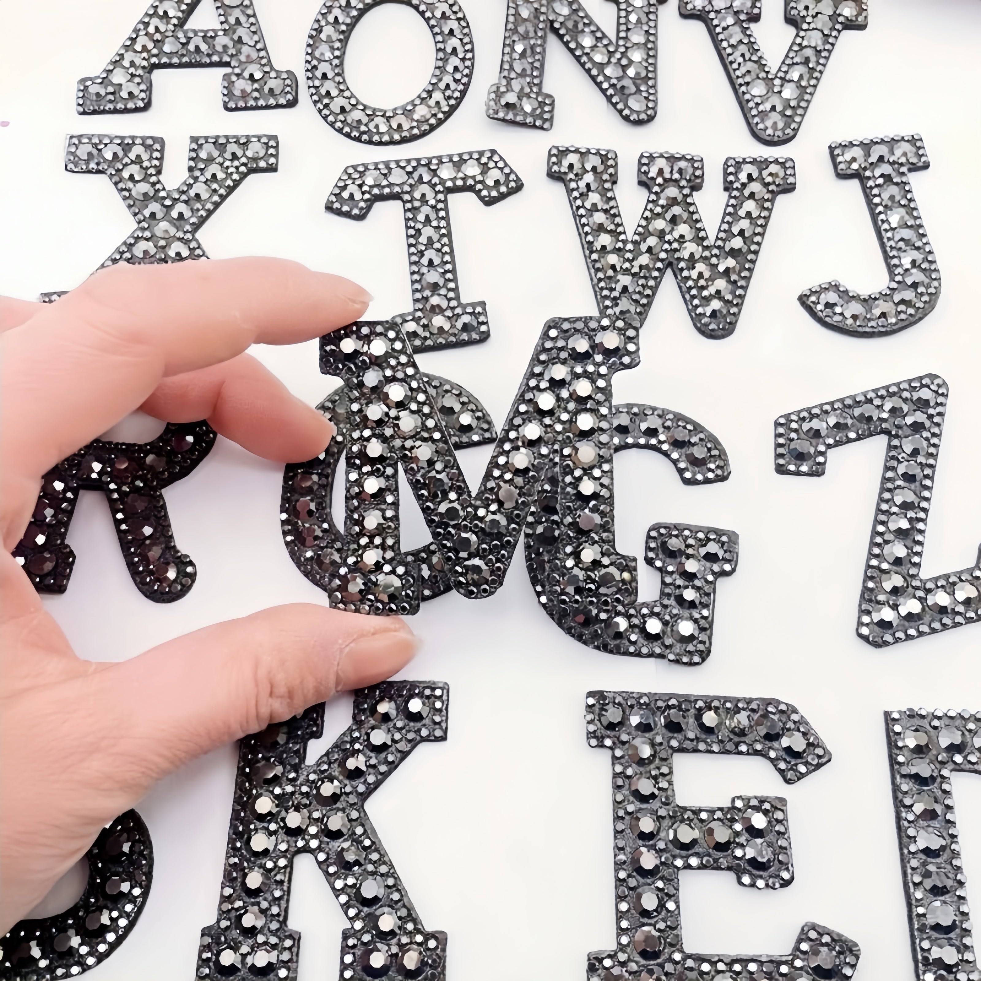 Вышитая черная патч с черными стразами "НЕВЕСТА" с 26 буквами для украшения платья, джинсов и шляпы