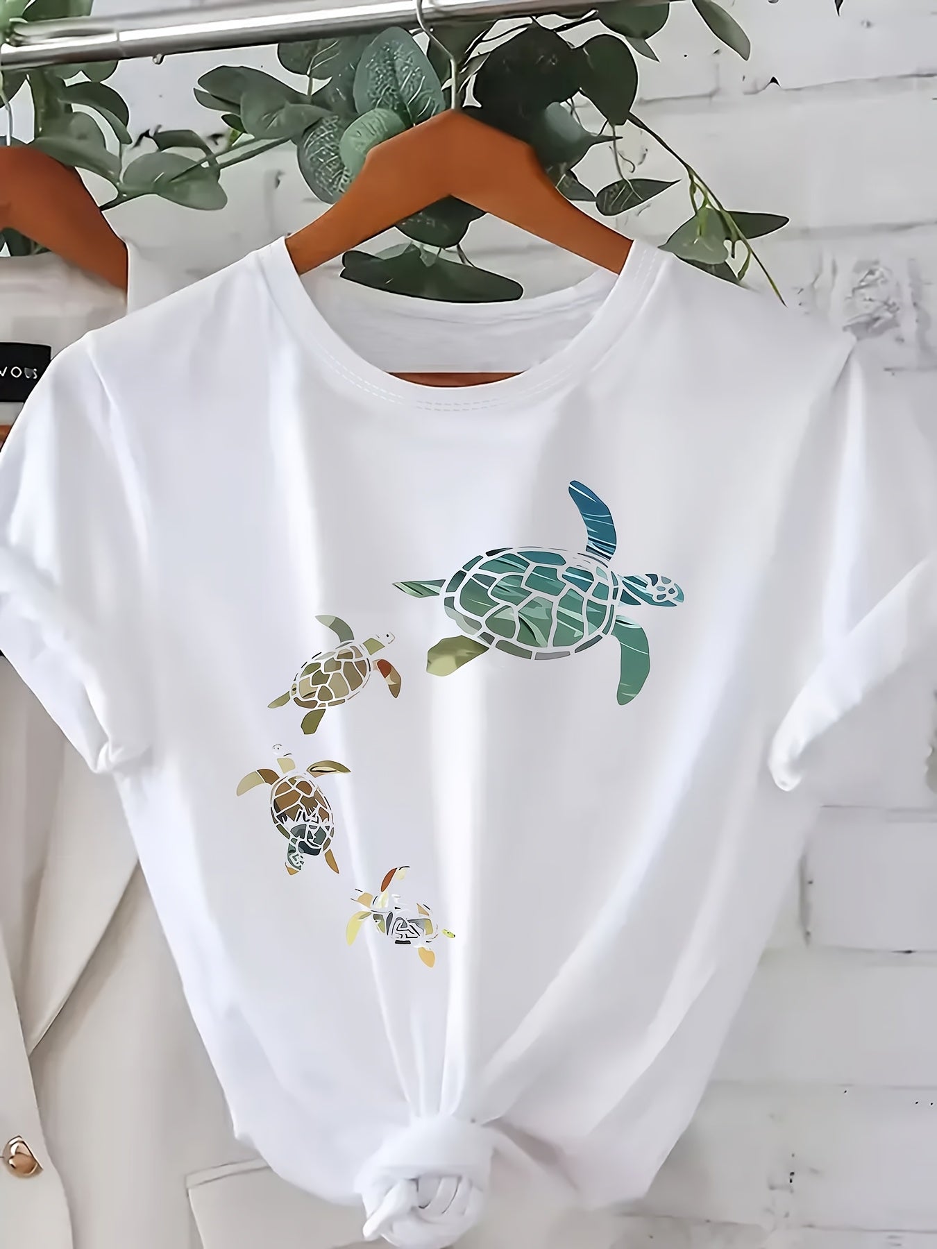 Plus Size Women's Turtle Print T-Shirt White Short Sleeve Crew Neck Casual Tee