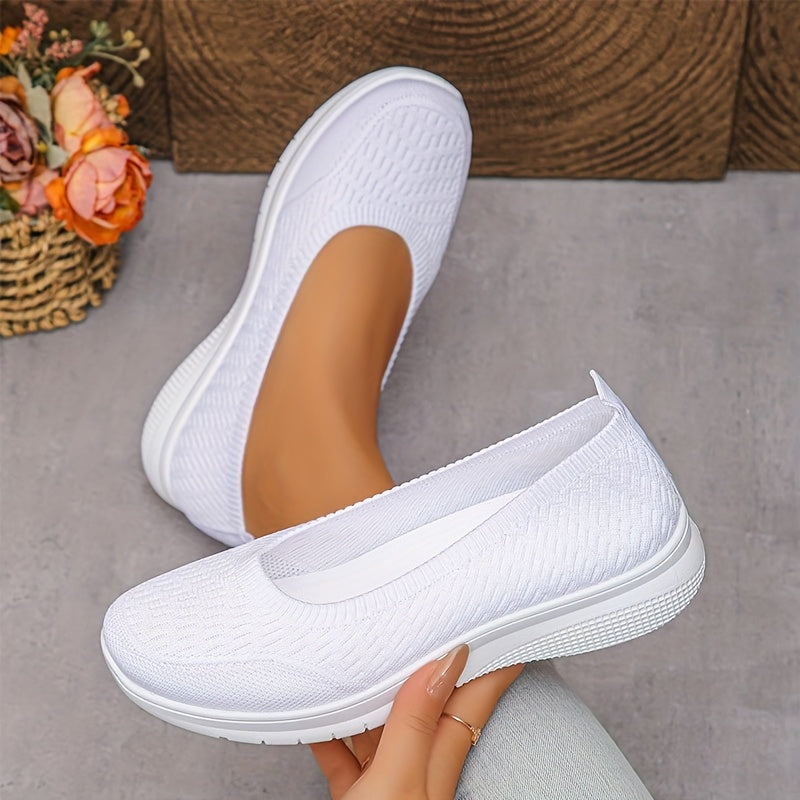 Ayollar uchun Slip-On sport poyabzali nafas oluvchi mato tekis anti-slip taglik butun kun davomida qulaylik
