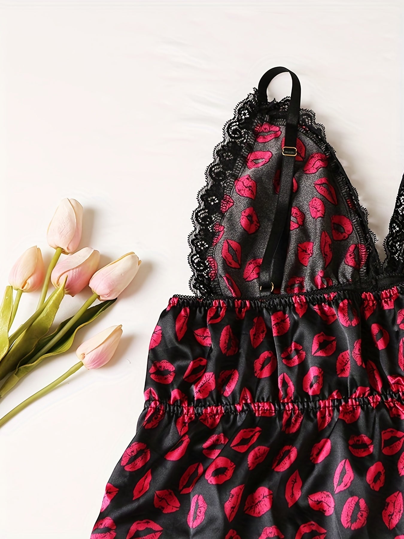 Платье-комбинация для женщин больших размеров из сетки с принтом губ и асимметричным декором