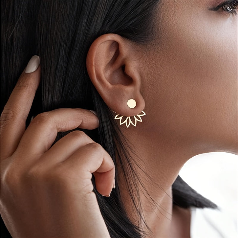 Pendientes de oro con motivo de loto en la parte trasera con gancho, con detalles de flores y piedras brillantes