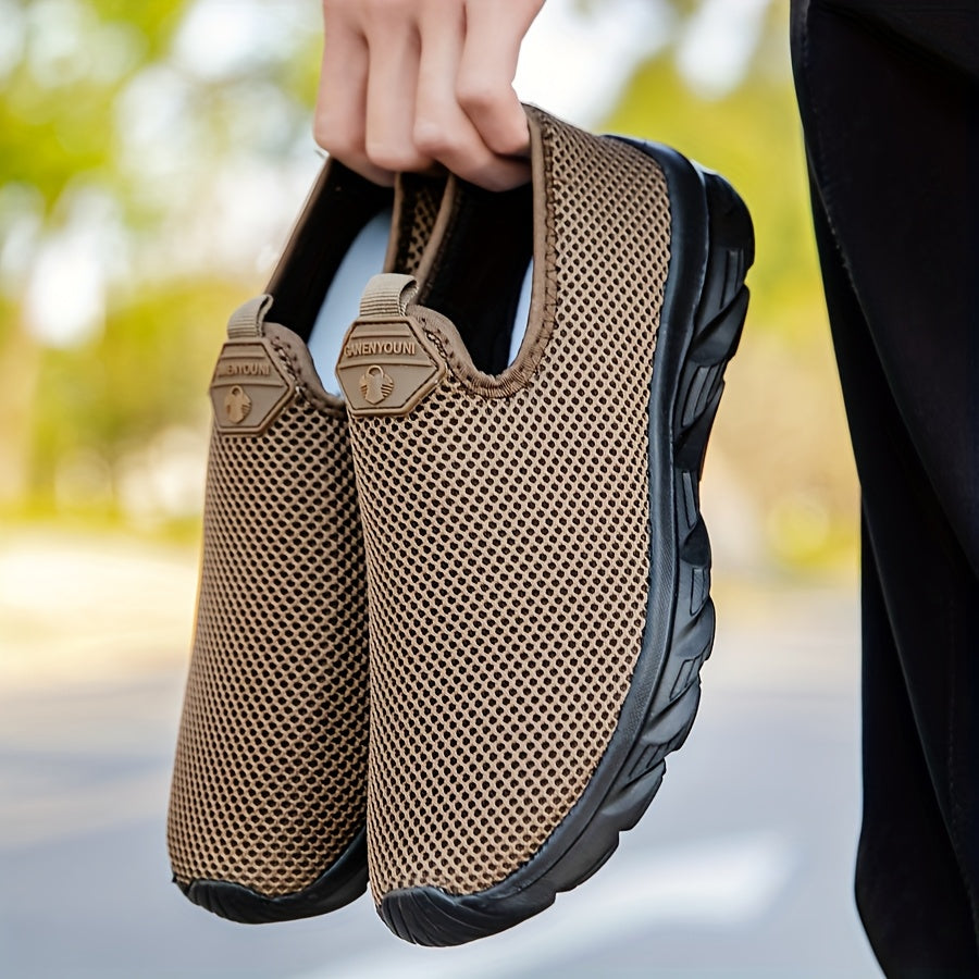 Plus-Size Casual Sports Shoes for Men and Women Mesh Slip-On Low Top All-Season