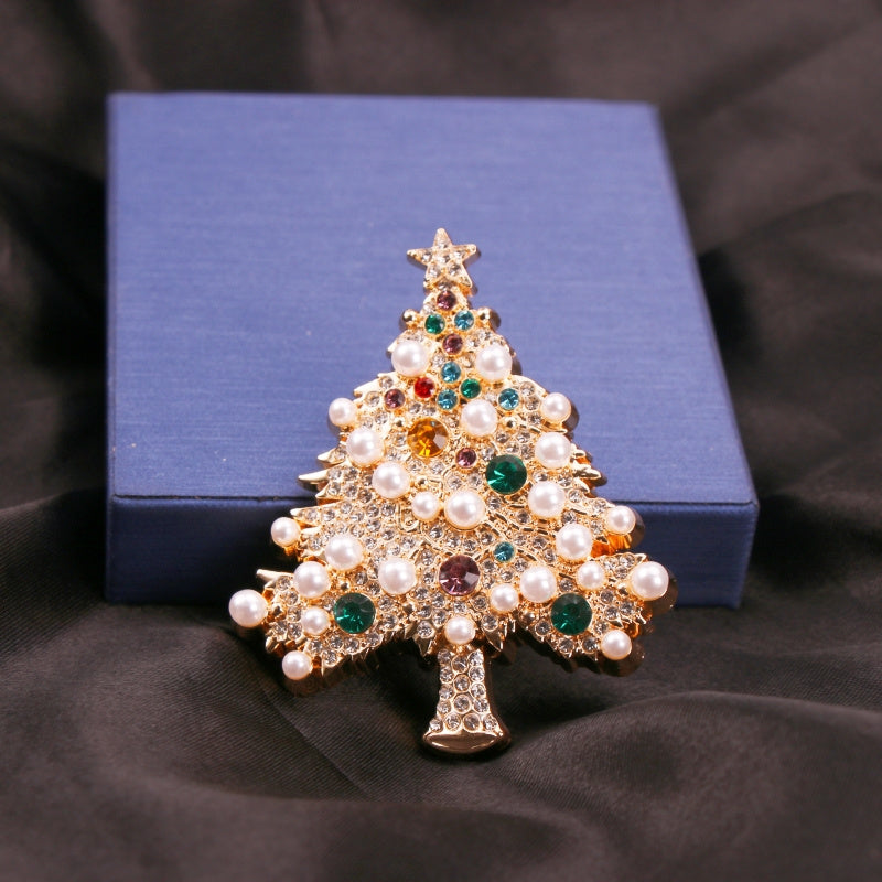 Luxurious Crystal Christmas Tree Brooch for Women and Men Elegant Holiday Jewelry