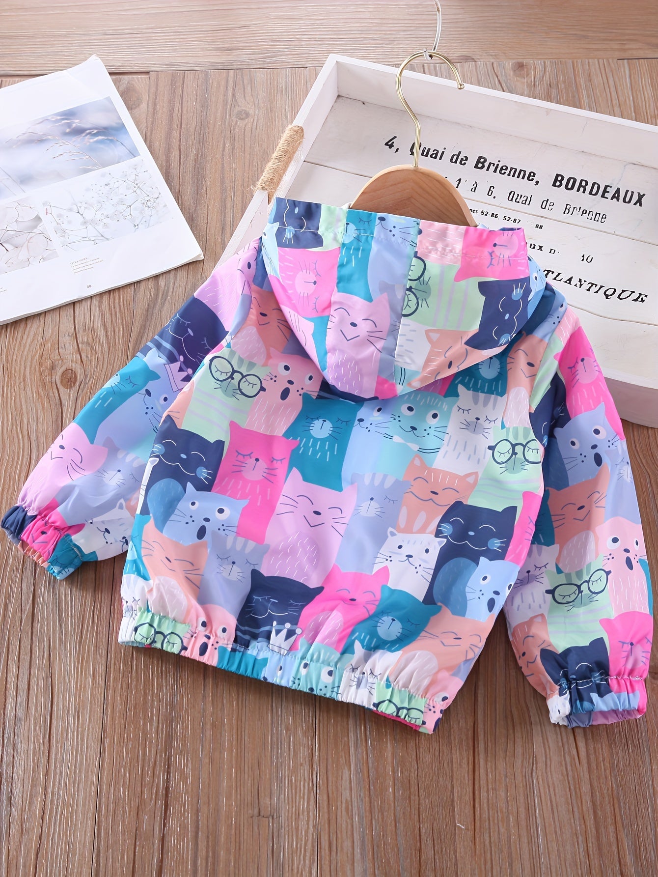 Girls' Lightweight Windbreaker Jacket with Colorful Cat Print for Spring and Fall