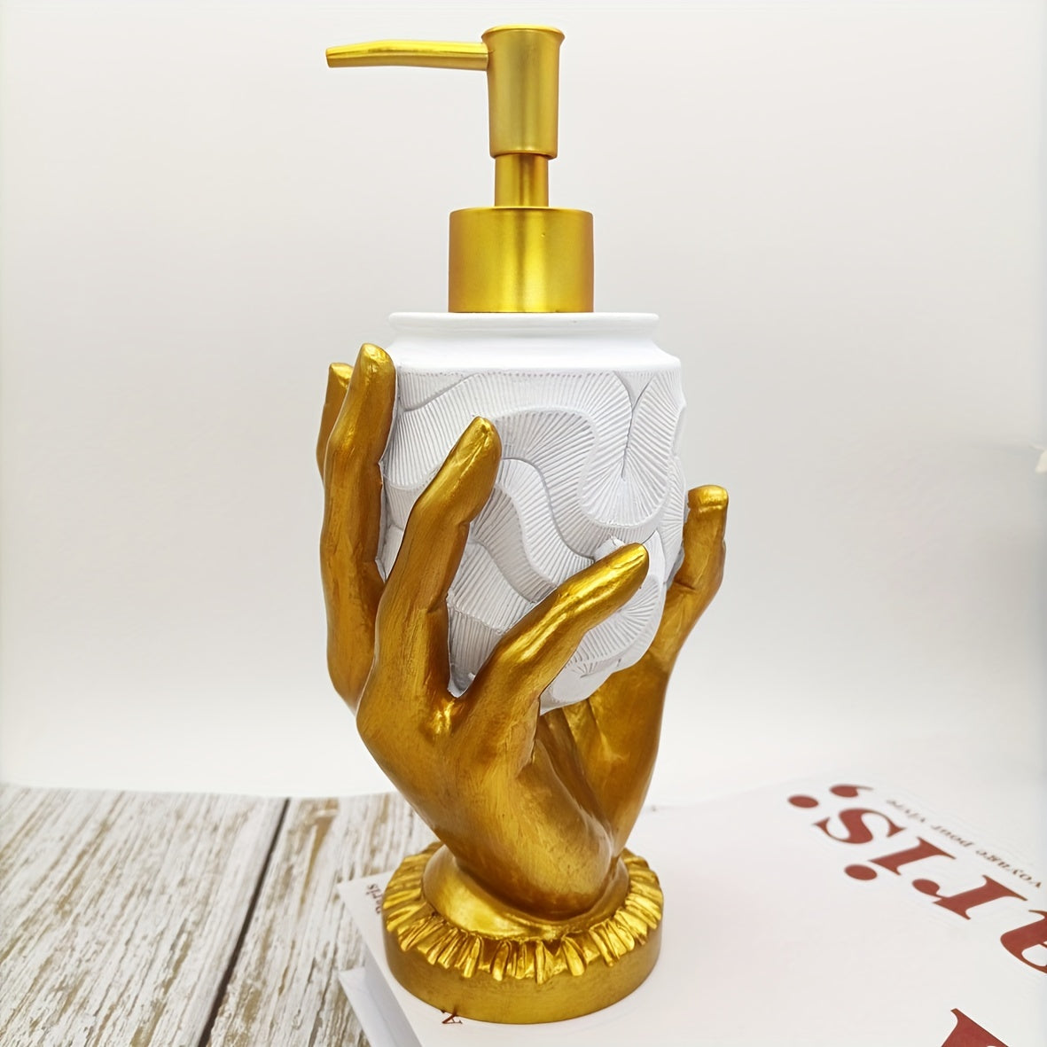 Dispensador de jabón de resina con huella dactilar en color dorado, diseño texturizado para baño y cocina